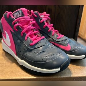 Girls Nike Team Hustle 2.5Y